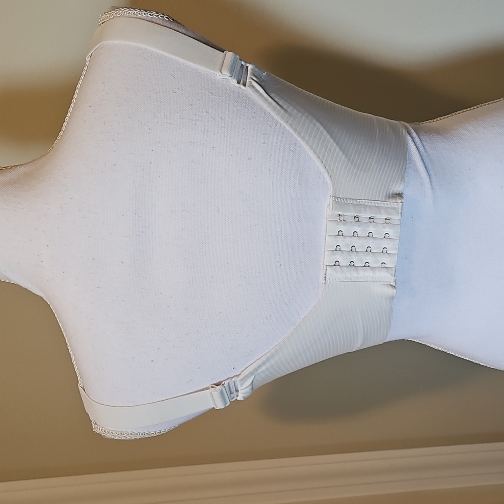 Cream Bra - Picture 3 of 5